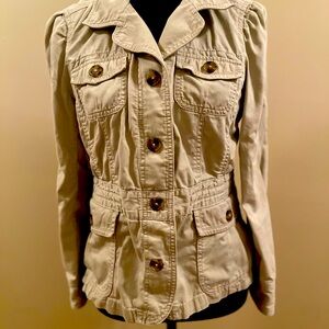 Like new Ann Taylor Loft lightweight jacket.Excellent condition!